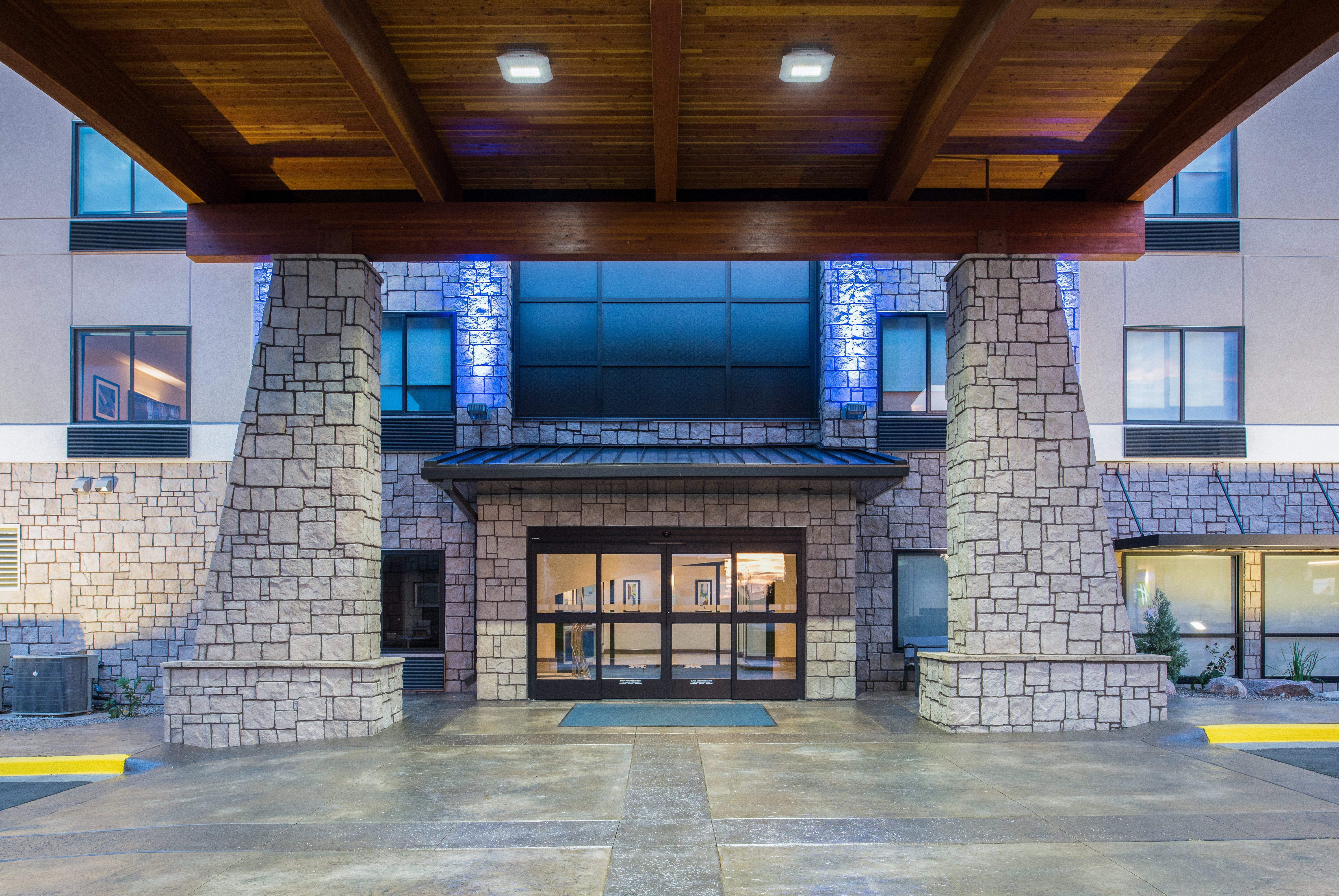 Holiday Inn Express Hotel & Suites Bismarck By Ihg Zewnętrze zdjęcie
