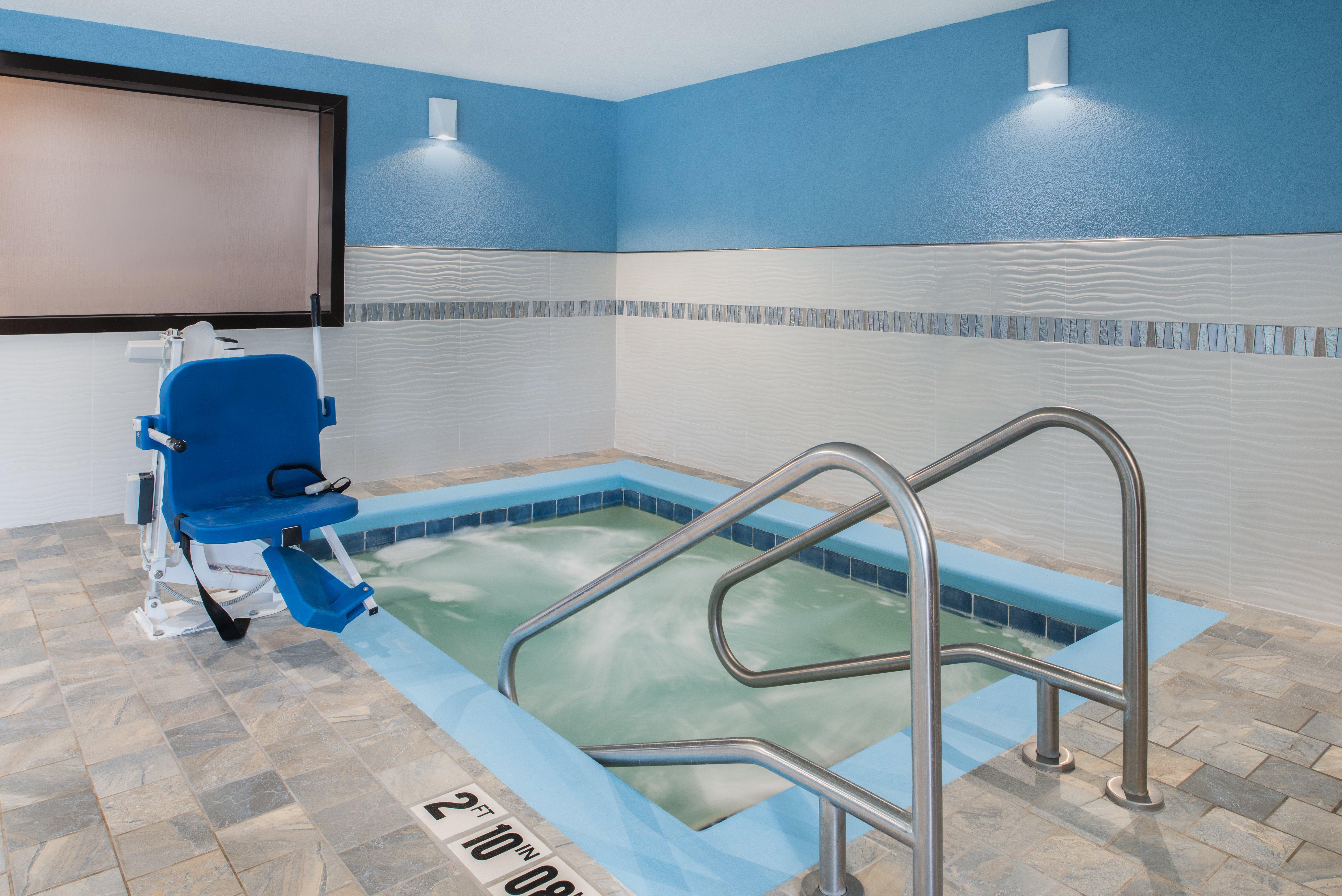 Holiday Inn Express Hotel & Suites Bismarck By Ihg Zewnętrze zdjęcie