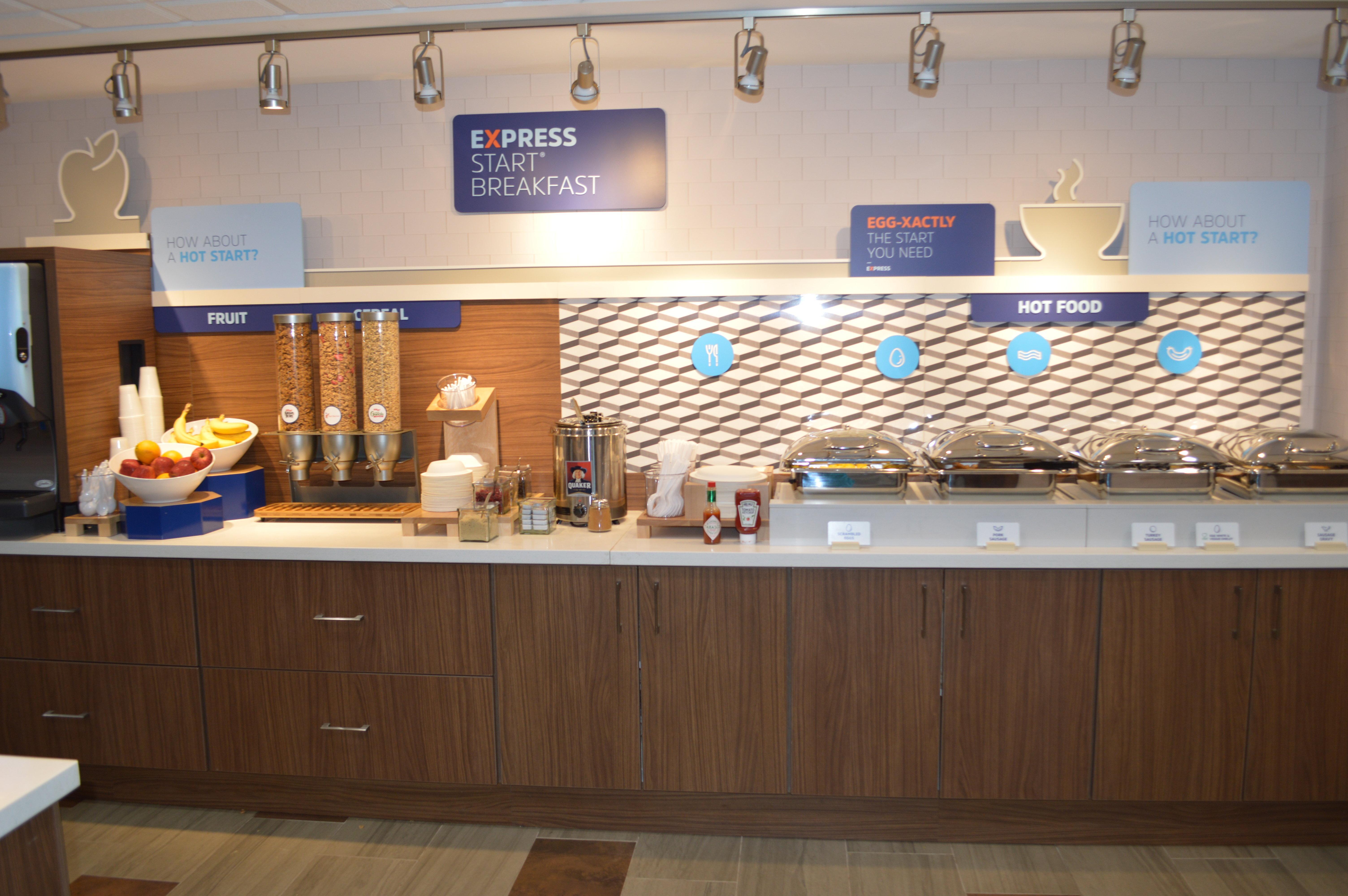 Holiday Inn Express Hotel & Suites Bismarck By Ihg Zewnętrze zdjęcie