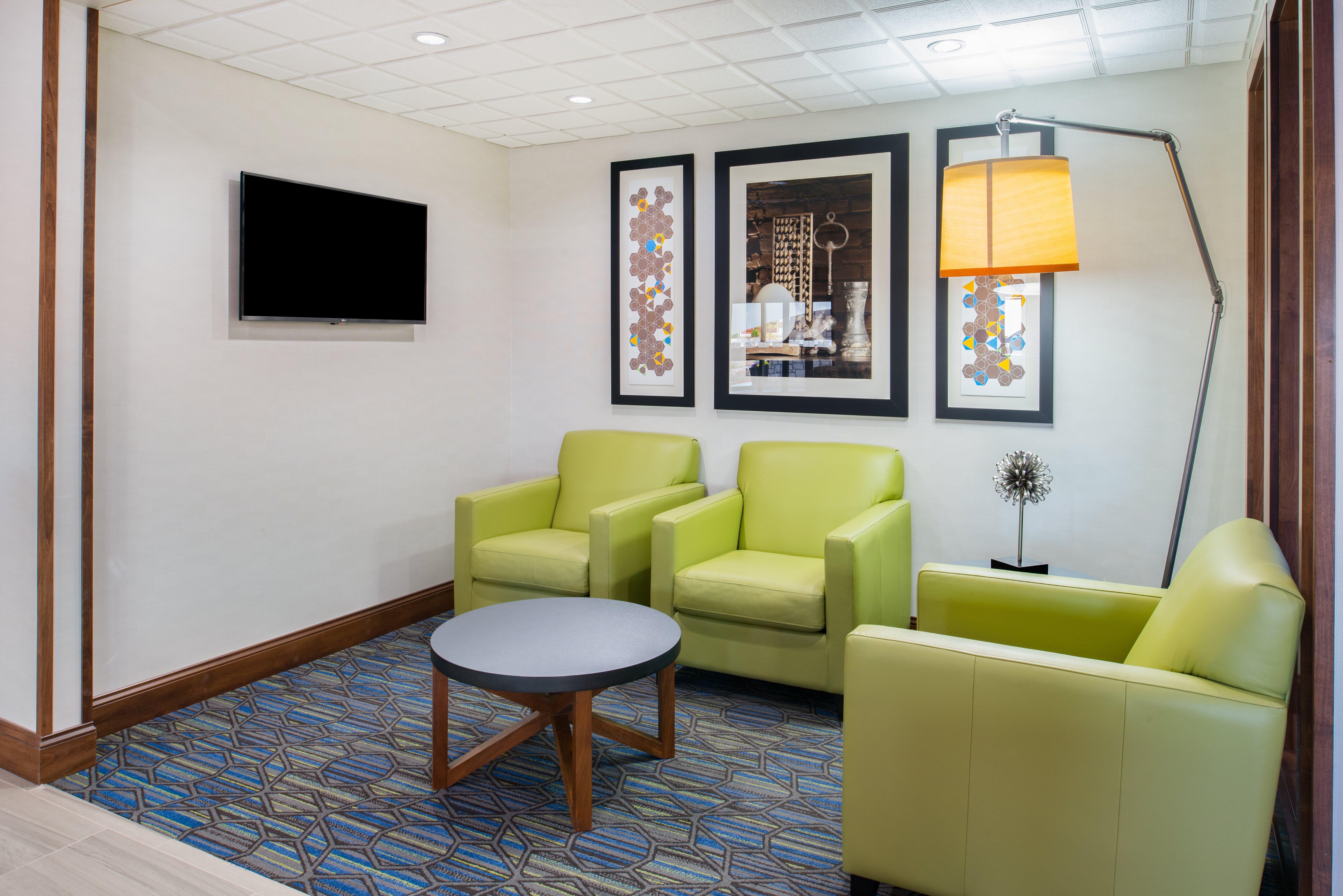 Holiday Inn Express Hotel & Suites Bismarck By Ihg Zewnętrze zdjęcie