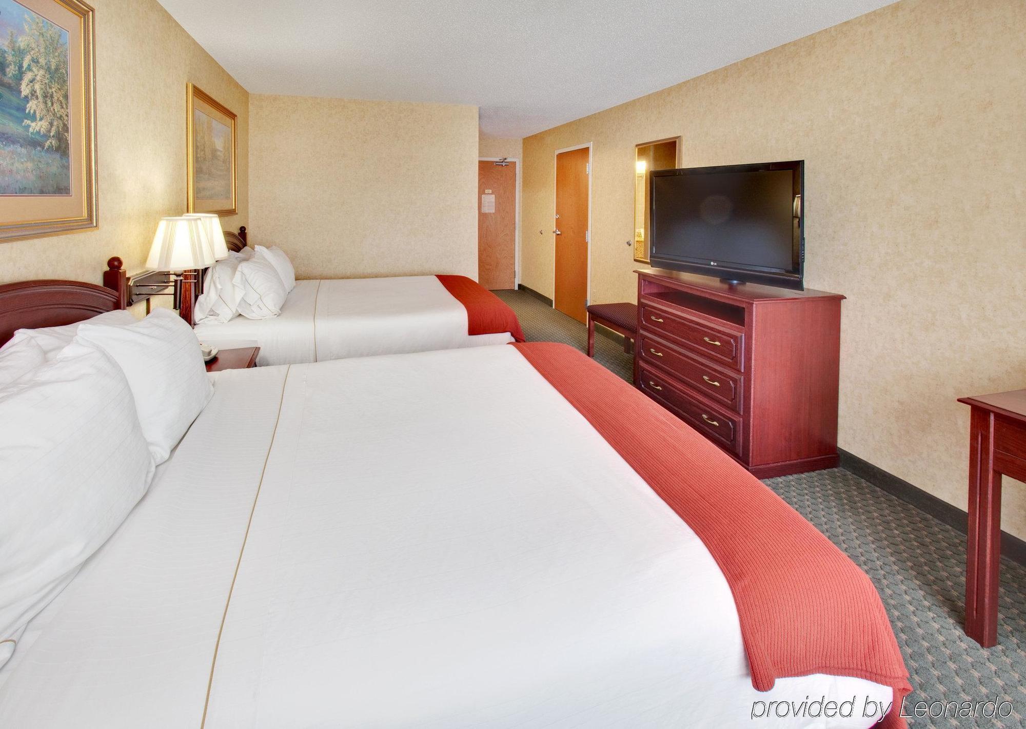 Holiday Inn Express Hotel & Suites Bismarck By Ihg Pokój zdjęcie