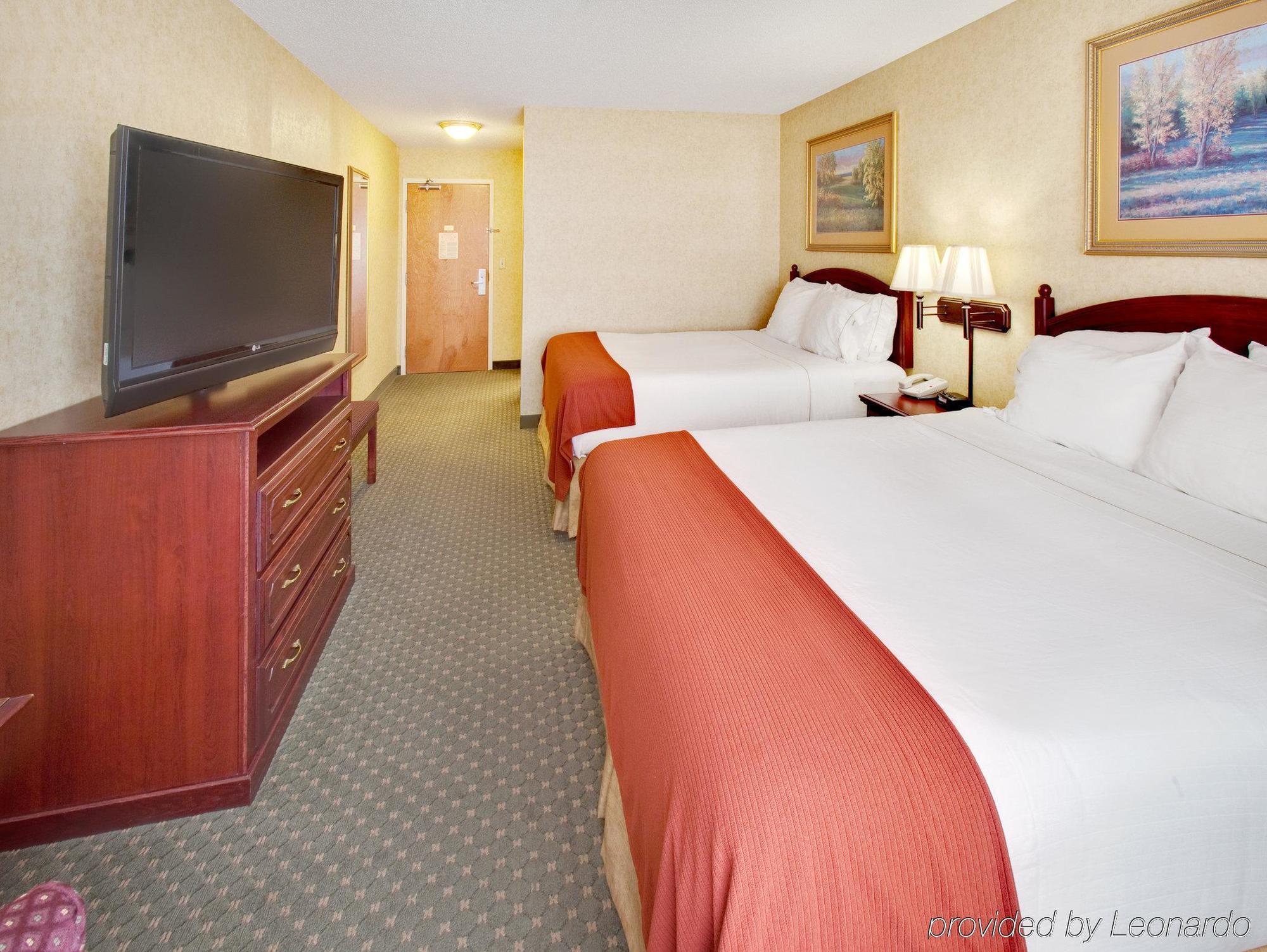 Holiday Inn Express Hotel & Suites Bismarck By Ihg Pokój zdjęcie