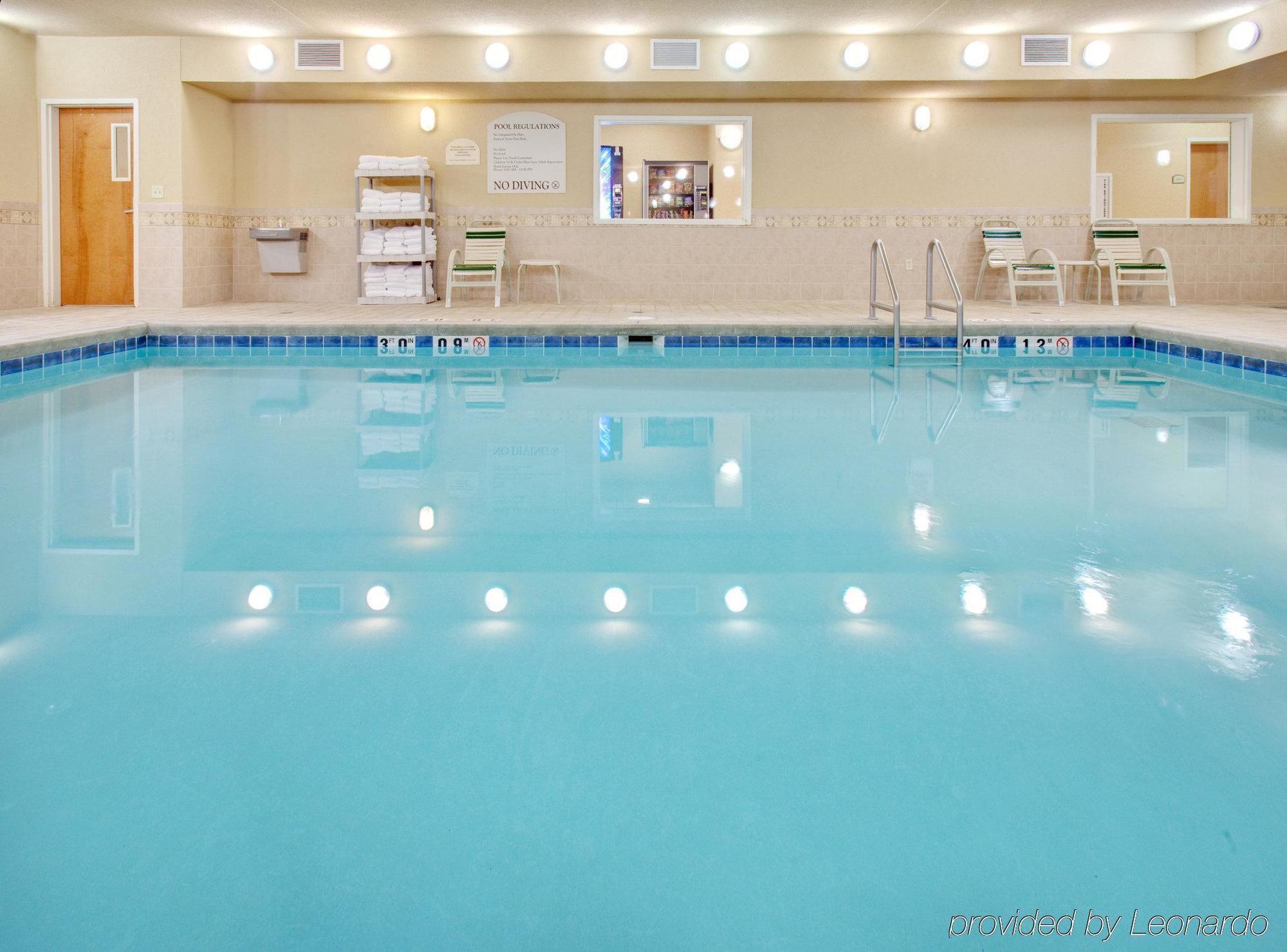 Holiday Inn Express Hotel & Suites Bismarck By Ihg Udogodnienia zdjęcie
