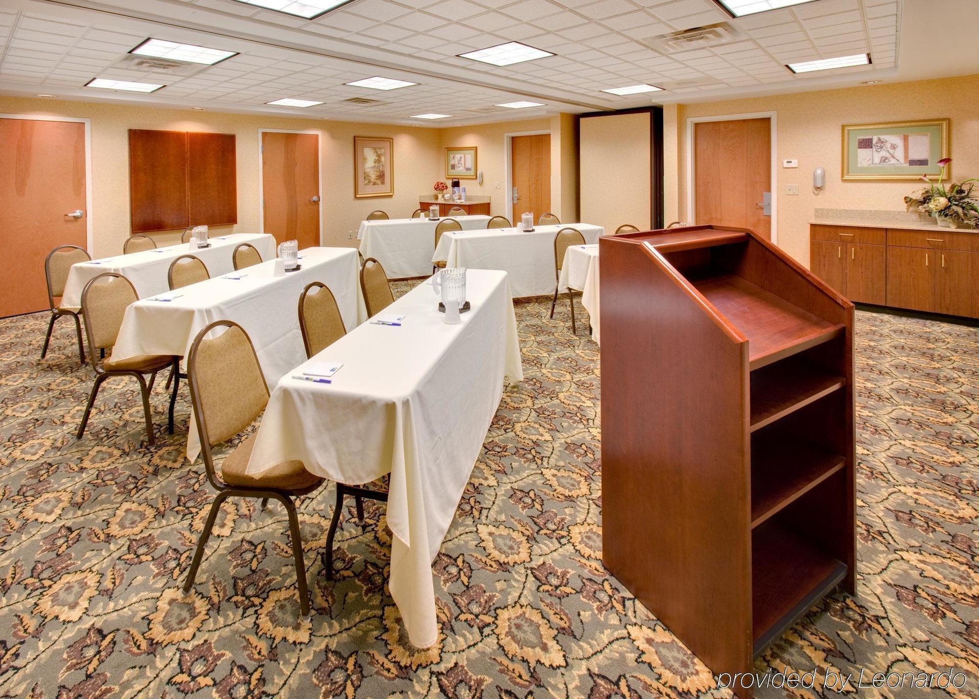 Holiday Inn Express Hotel & Suites Bismarck By Ihg Udogodnienia zdjęcie