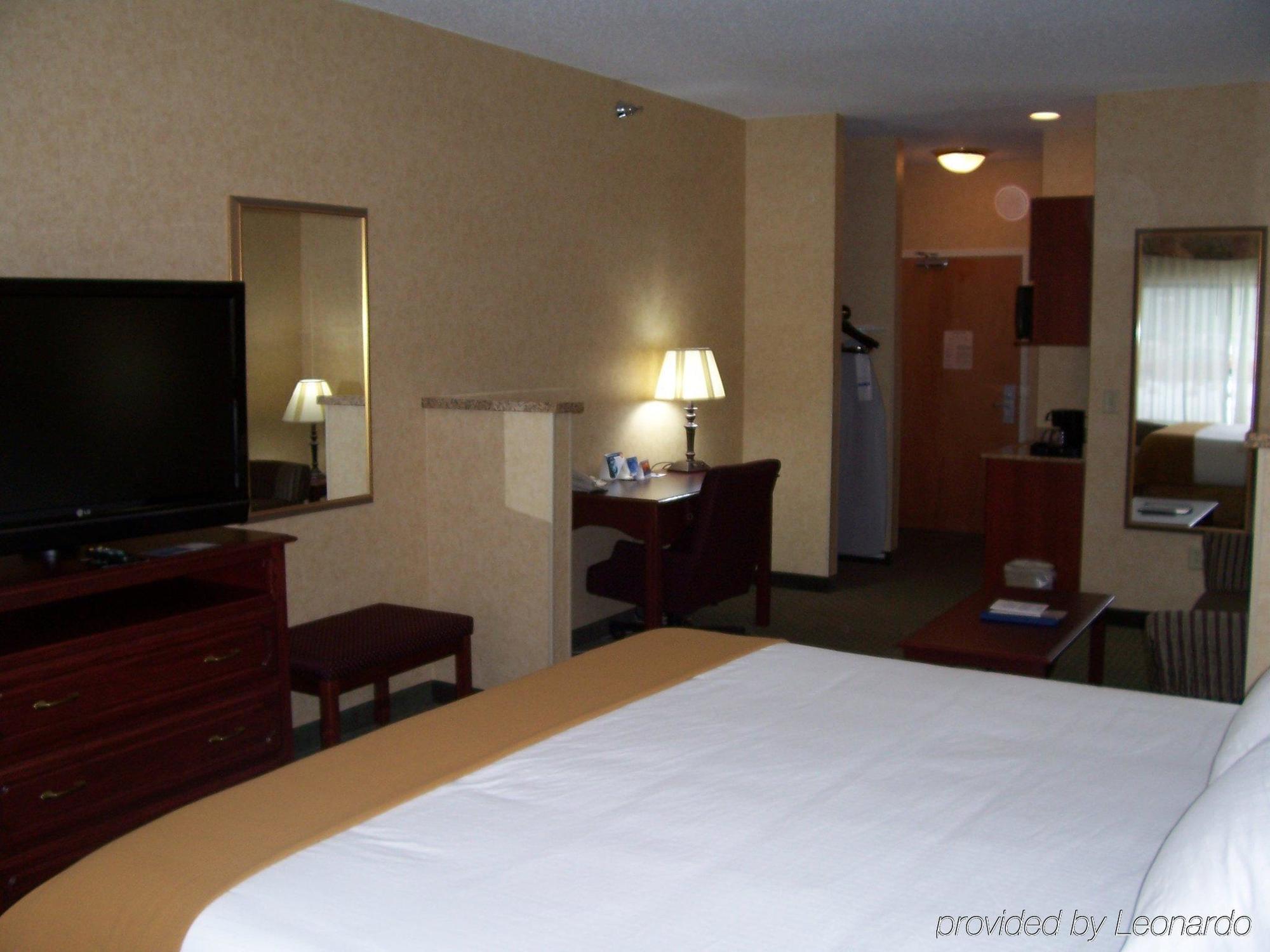 Holiday Inn Express Hotel & Suites Bismarck By Ihg Pokój zdjęcie