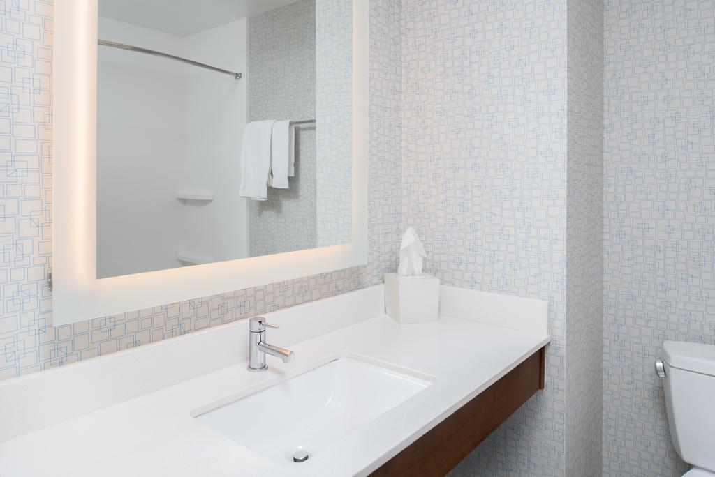 Holiday Inn Express Hotel & Suites Bismarck By Ihg Zewnętrze zdjęcie