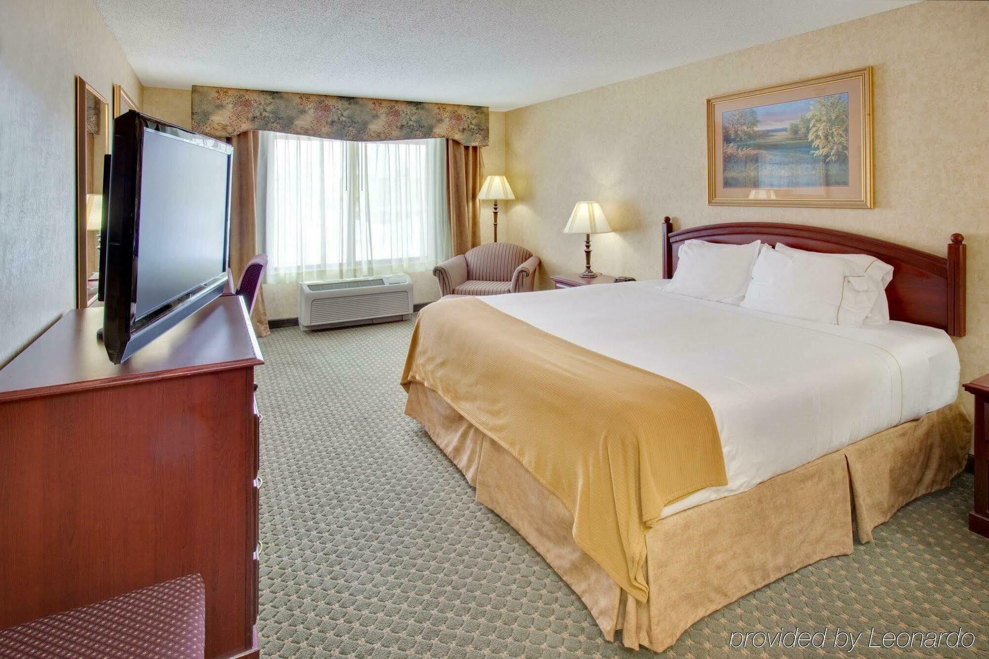 Holiday Inn Express Hotel & Suites Bismarck By Ihg Pokój zdjęcie